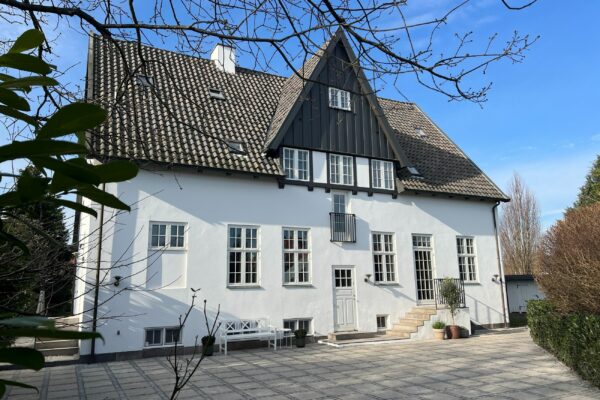 Bernstorfflund Alle 40, Charlottenlund