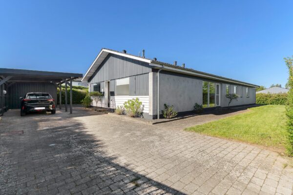 Heibergs Have 72, Holbæk