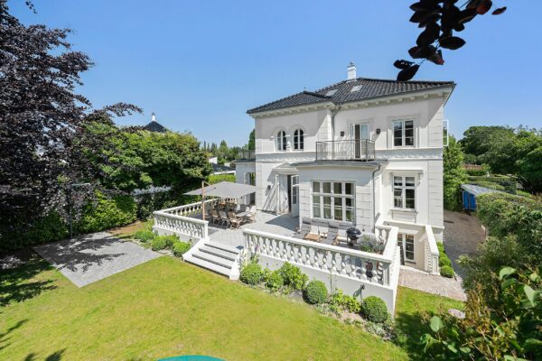 A N Hansens Alle 2, Hellerup