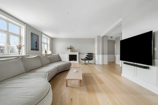 Jernbaneplads 6, 2, Holbæk