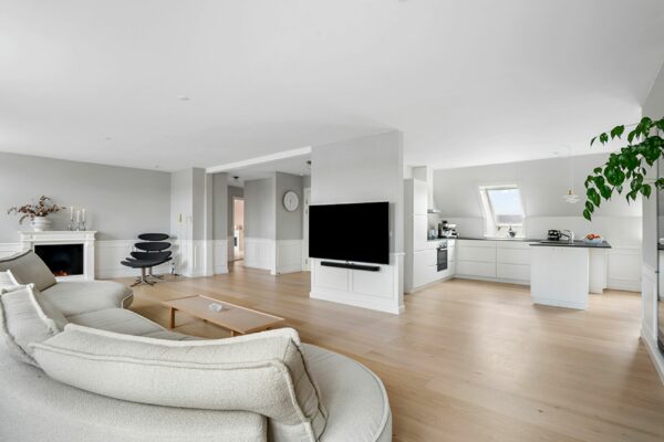 Jernbaneplads 6, 2, Holbæk