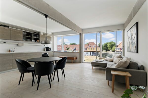 Krudtløbsvej 30, 1. th, København K