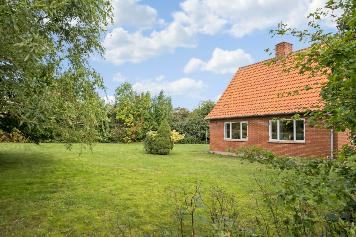 Solbakken 1, Føllenslev